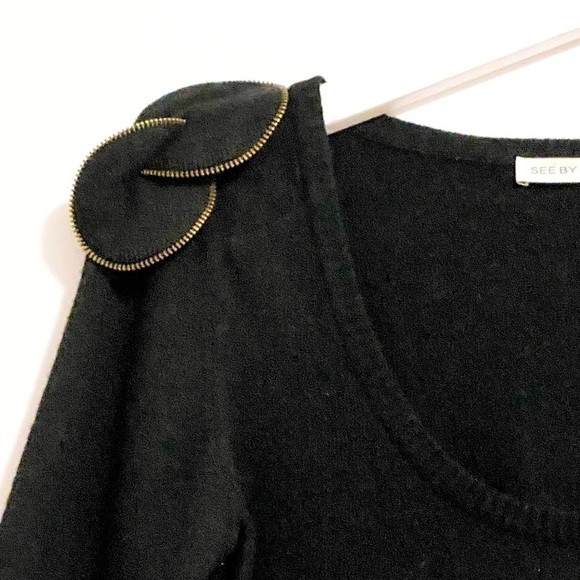 See by Chloe black sweater, tunic length woo/cashmerel blend sweater with flower - Picture 4 of 12